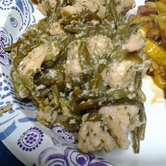 A picture of Chicken green beans with lime in the coconut.