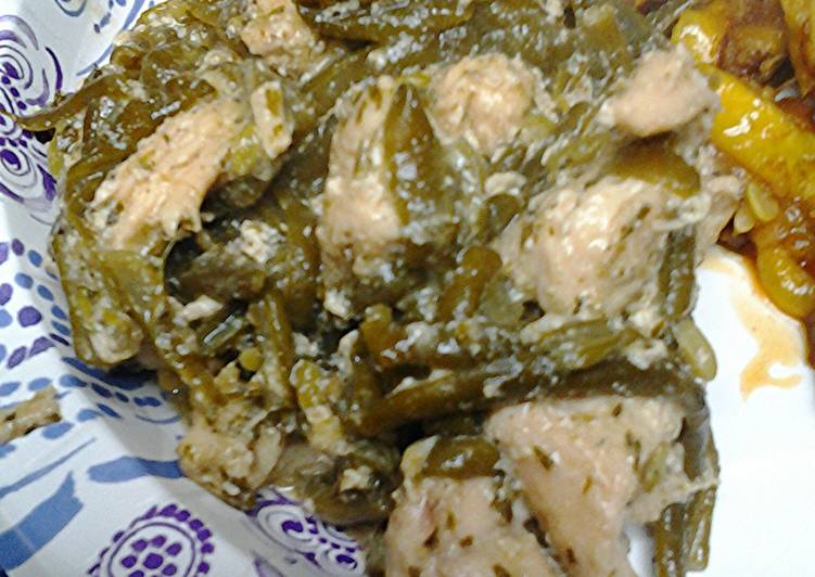 Chicken green beans with lime in the coconut