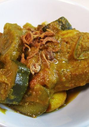 A picture of Authentic Malaysian Style Vegetable Curry.