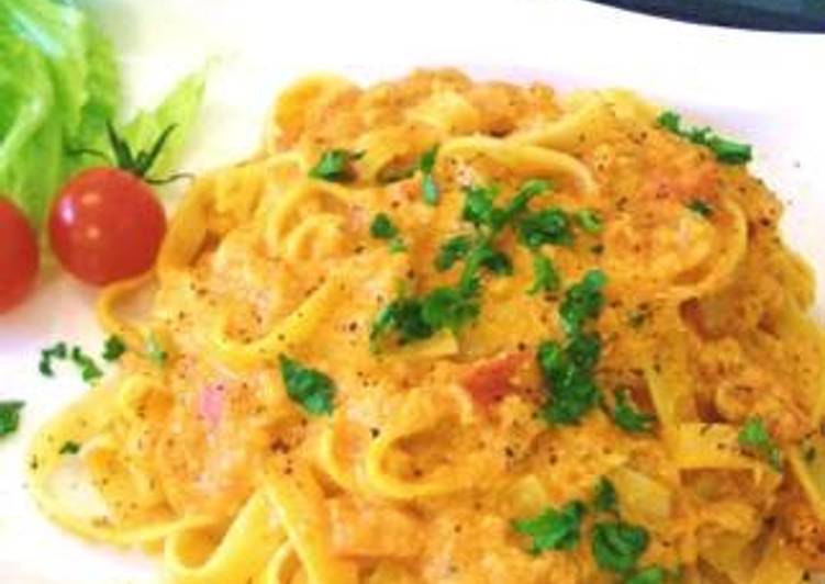 Step-by-Step Guide to Prepare Quick Golden Crab Sauce with Tagliatelle