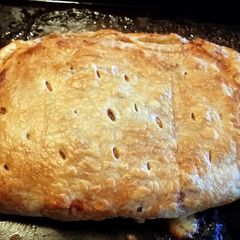 A picture of Ham and cheese puff pastry.