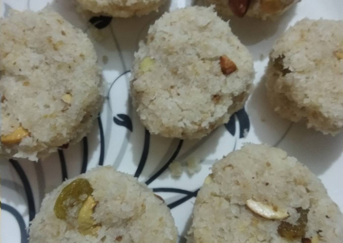 Coconut laddu