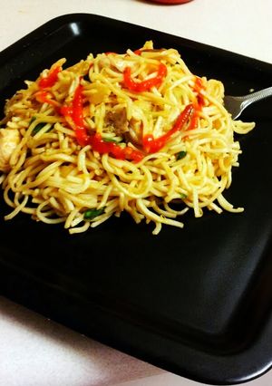 A picture of Chicken Hakka Noodles.