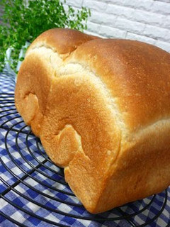 A picture of Our Family's Favourite Bread with Crispy Crusts.