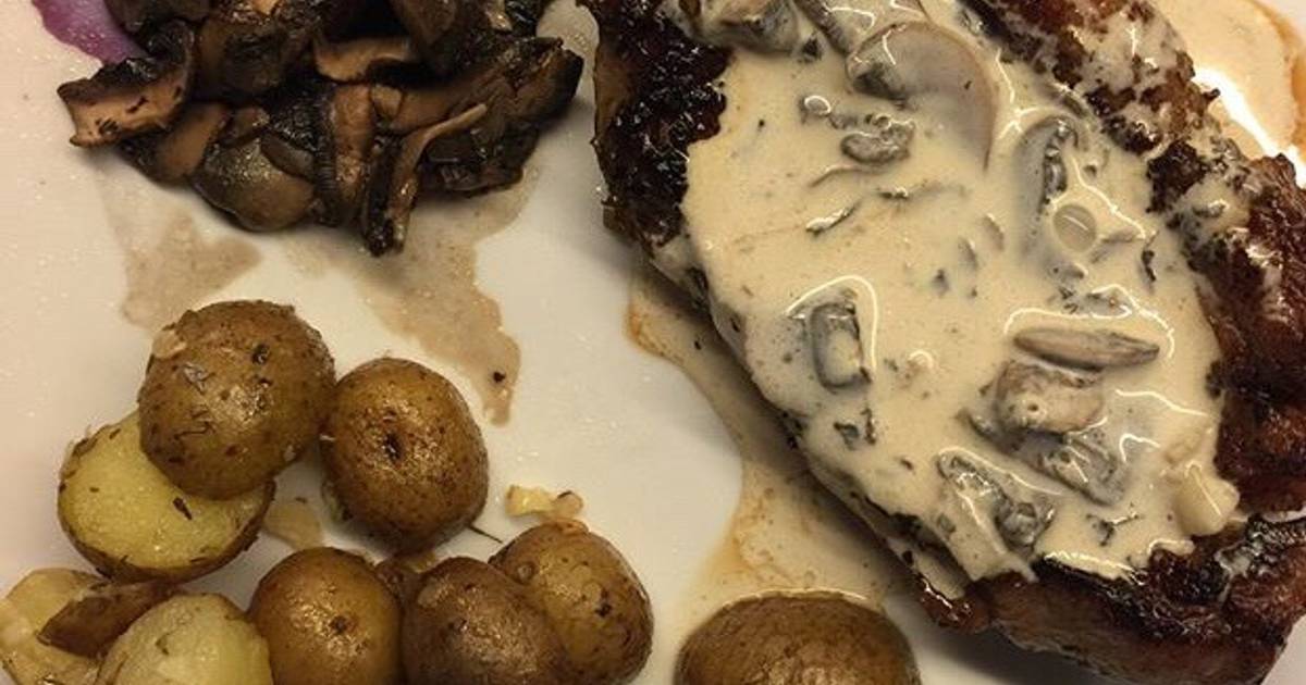 Resep Sirloin steak with mushroom sauce and portobello saute oleh