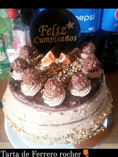 Una foto de Tarta de Ferrero rocher🌷