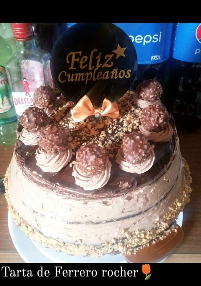Una foto de Tarta de Ferrero rocher🌷