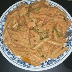 A picture of Restaurant style Alla Vodka Sauce.