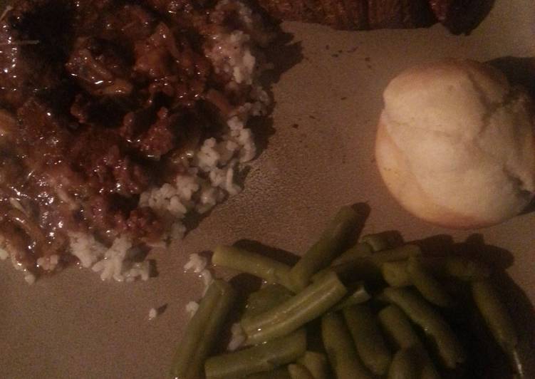Beef tips and rice