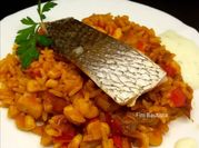Una foto de corvina olla