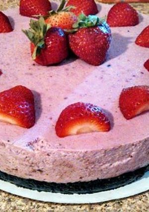 A picture of Mango creme~ or~Berry cream pie.