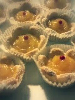 A picture of Lemon Curd Tartlets.