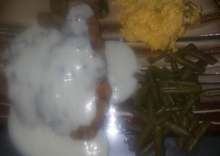 Recipe of Homemade Down south chicken fried steak with cracked pepper white gravy