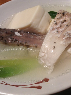 幸福家常菜~鱸魚豆腐湯 「安永鮮物」 的食譜成品照片