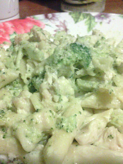 A picture of Chicken & Broccoli Penne.
