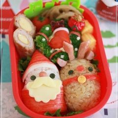 A picture of Christmas Character Bento with Santa Claus and a Reindeer.