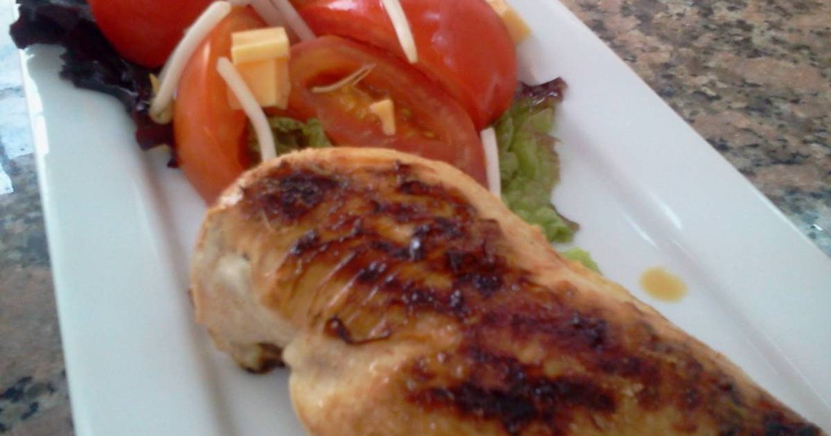 Pechuga de pollo a la plancha con ensalada de 266.2 Kcal - Receta