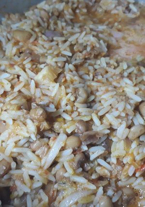 A picture of Rice and beans porriage.