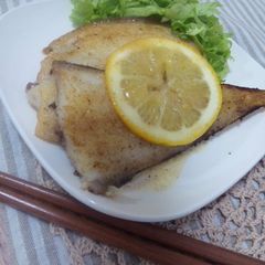 A picture of Sole Meunière with a Lemon Butter Sauce.