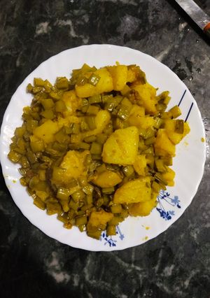 आलू बीन्स की सब्ज़ी (aloo beans ki sabzi recipe in Hindi) रेसिपी मुख्य फोटो
