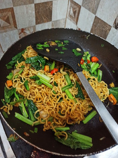 Foto resep Tumis mie instan indomie ayam bawang