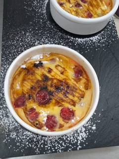 Una foto de Clafoutis de cereza