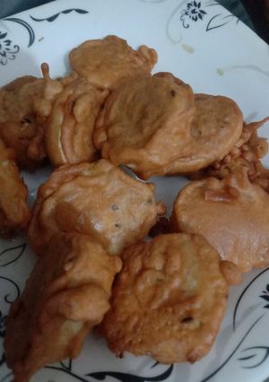 A picture of Egg fritters 🍀🌼🍀.