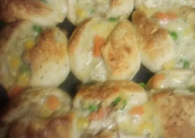 Step-by-Step Guide to Prepare Delicious Minnie chicken pot pies