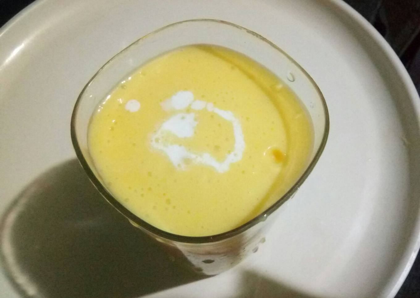 Mango lassi