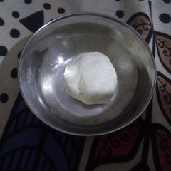 A picture of Simple mozzarella cheese without revett.