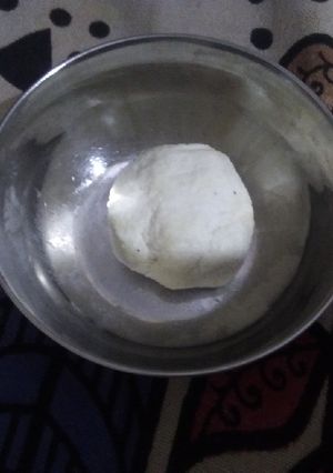 A picture of Simple mozzarella cheese without revett.