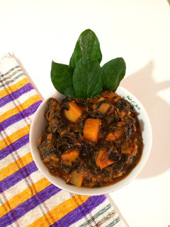 عکسی از دستور آلو پالک 😋😍 با رب انار (خوراک سیب زمینی اسفناج پاکستانی)
