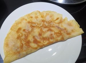 Hình của món Bánh crepe xúc xích phô mai (2 cái).