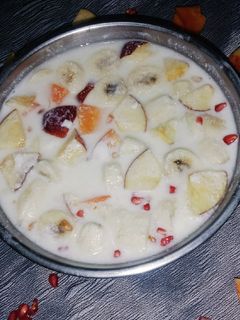 फ्रूट्स रायता(fruit raita recipe in hindi) रेसिपी मुख्य फोटो