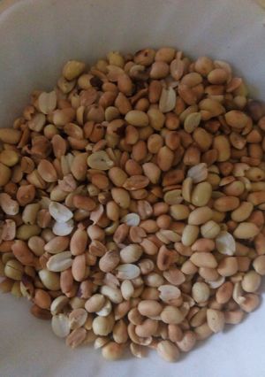 A picture of Roasted groundnuts.