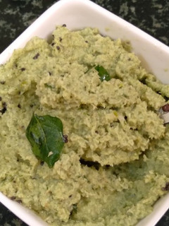 நெல்லிக்காய் கொத்தமல்லி துவையல் (Nellikai,kothamalli thuvaiyal recipe in tamil) செய்முறை முக்கிய புகைப்படம்
