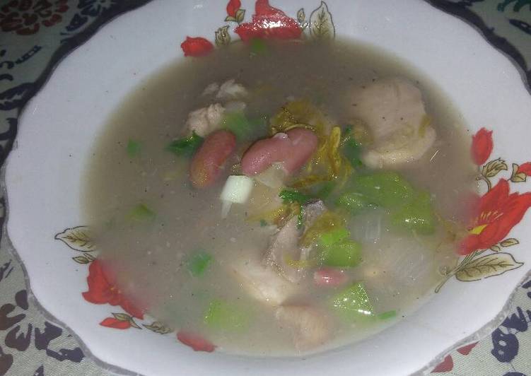 Bagaimana memasak Sup Ayam kacang merah Lezat