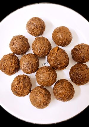 নারকেল নাড়ু (narkel naru recipe in Bengali) রেসিপির প্রধান ছবি