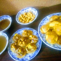 A picture of Gol Gappy.