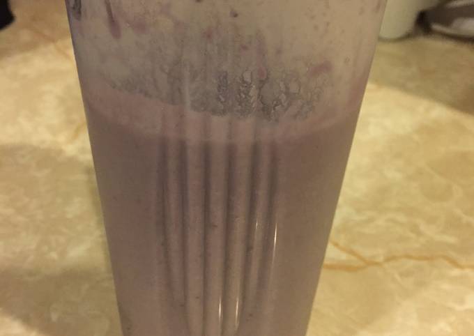 Recipe of Fancy Berry Banana Protein Smoothie for Diet Food