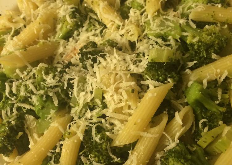 Steps to Prepare Award-winning Penne con Broccoli / Pasta With Broccoli