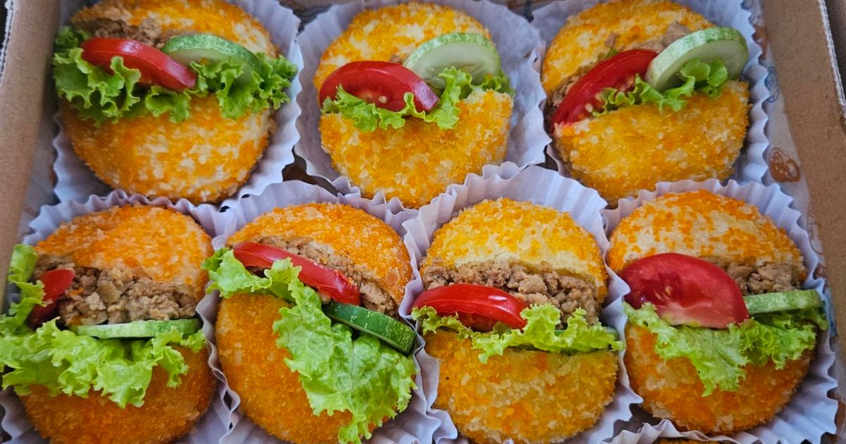 Roti Goreng dengan Ayam Cincang dan Sayuran
