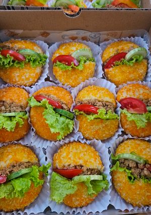 Foto resep Roti Goreng dengan Ayam Cincang dan Sayuran