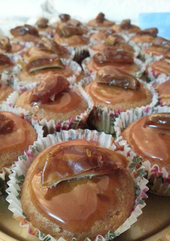 A picture of Dates Cake.