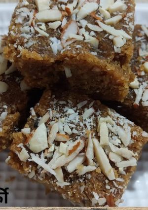 A picture of Healthy Barfi Recipe §§ Aata, Gond aur Gud ki Healthy Barfi §§.
