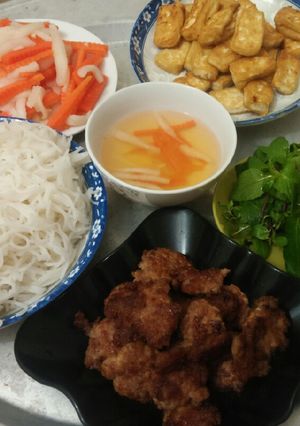 Hình của món Bún chả nhà làm.
