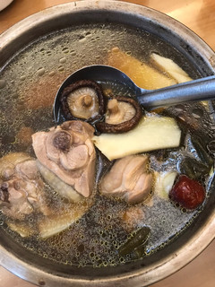 竹筍剝皮辣椒雞湯 的食譜成品照片