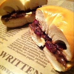 A picture of Berry & Chocolate Bagel Sandwich.