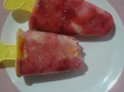 Una foto de helado de frutilla con stevia