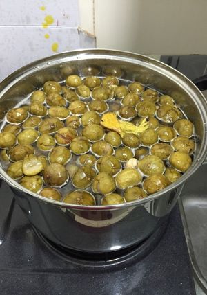 Hình của món Ngọt ngào sấu ngâm.
